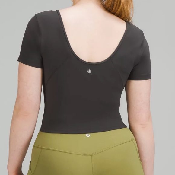 lululemon athletica Tops - NWOT Lululemon align size 2 short sleeve top in black ￼